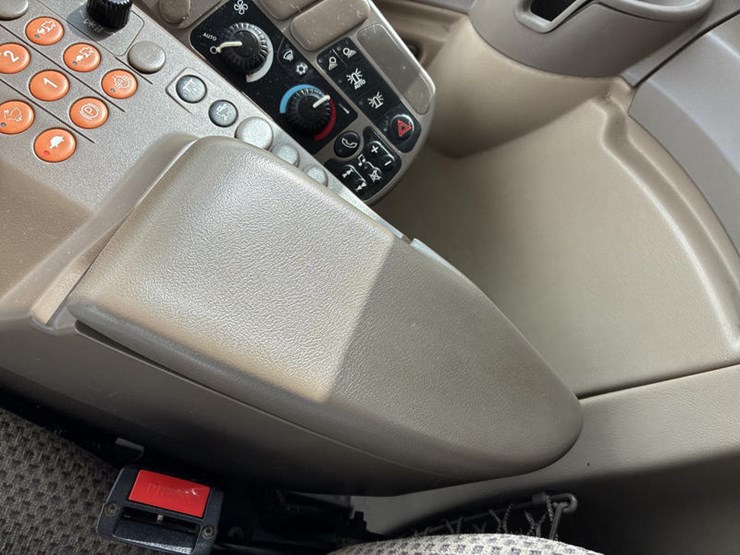 2013-john-deere-s680-image-104