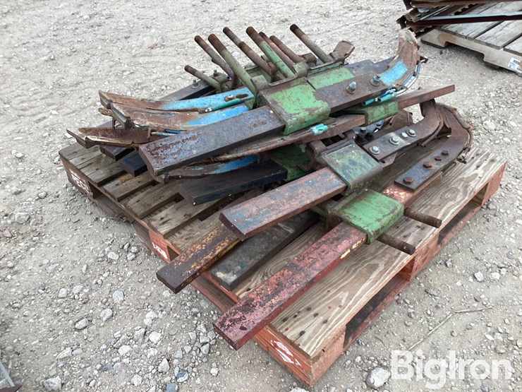 anhydrous-knives-on-shanks-image-7