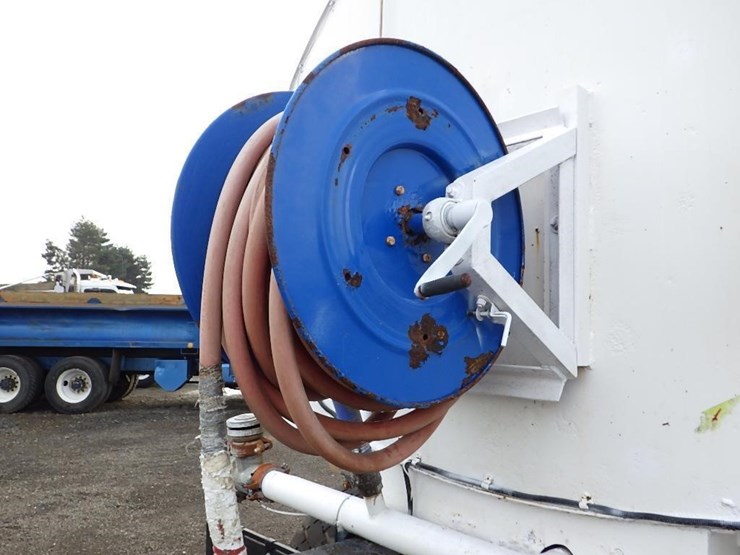 2007-peterbilt-335-image-13