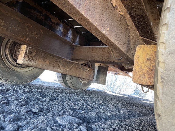 #6062-•-1992-bera-tandem-axle-tilt-bed,-equipment-trailer-(has-wi-title)-image-13