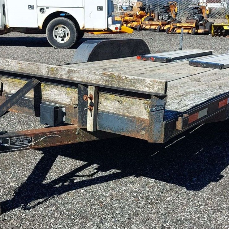 2005 UTILITY FLATBED