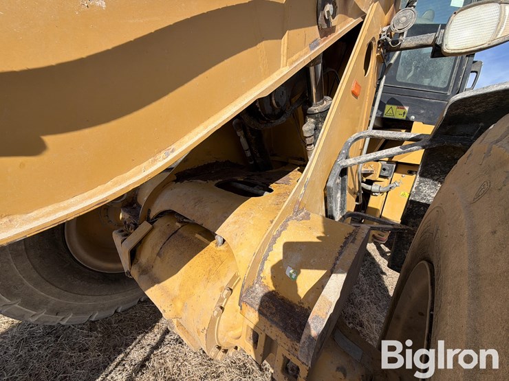 2009-caterpillar-924h-image-11