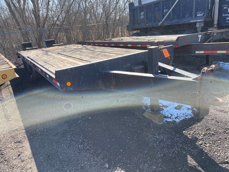 #6061-•-2004-redi-haul-12-ton-tandem-axle-flatbed-equipment-trailer-(has-wi-title)-image-3