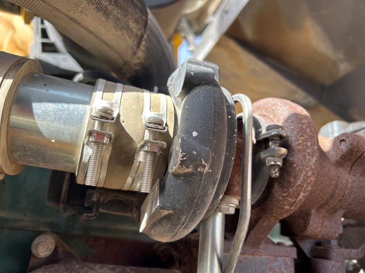 2012-volvo-bl70b-image-89