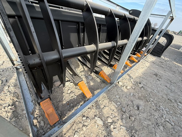 #2045-•-unused-6'-skid-steer-grapple-inv#-40825-image-9