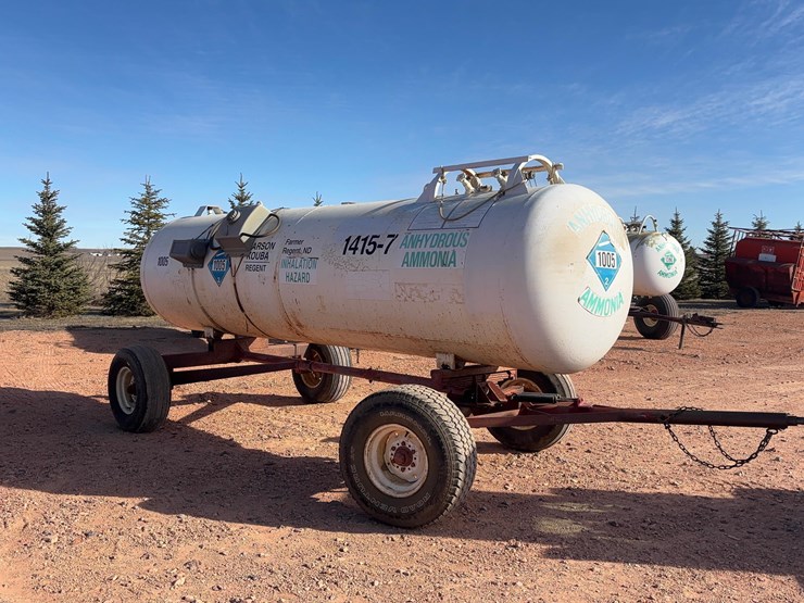 anhydrous-tank-with-trailer-image-2