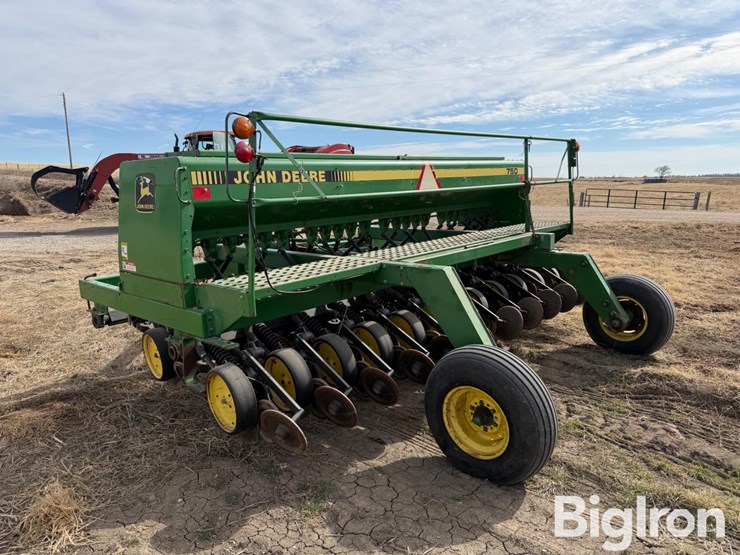 john-deere-750-image-7