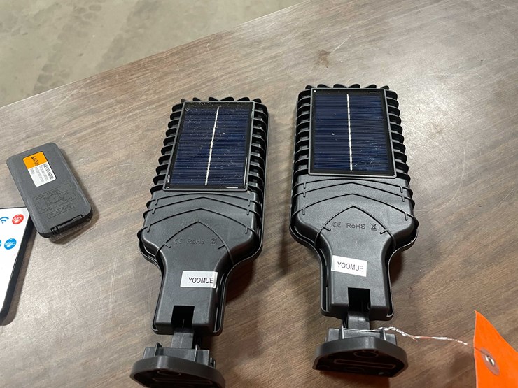 #2286-•-(2)-led-parking-lot/-yard-lights-(pr10)-image-6
