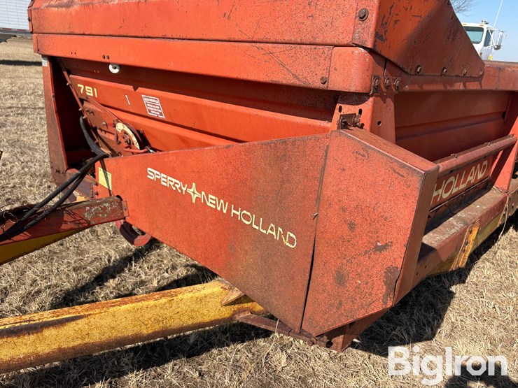 new-holland-791-image-13
