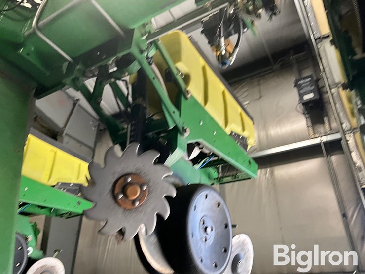 2011-john-deere-1720-image-14