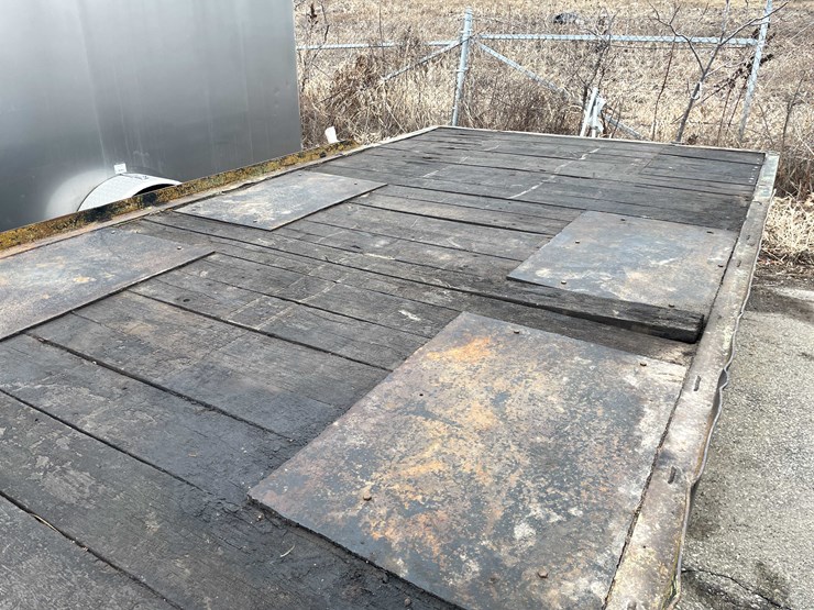 #1434-•-1977-miller-tilt-bed-trailer-(has-wi-title)-(of)-image-19