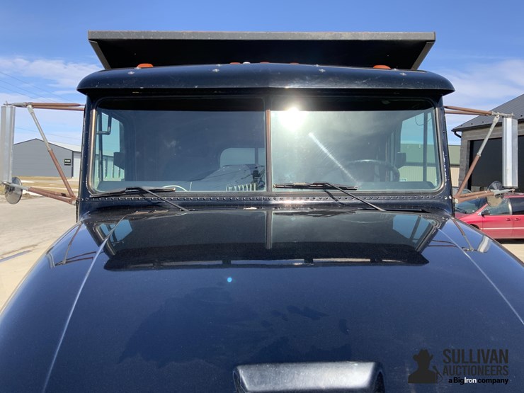 1995-freightliner-fld112-image-13