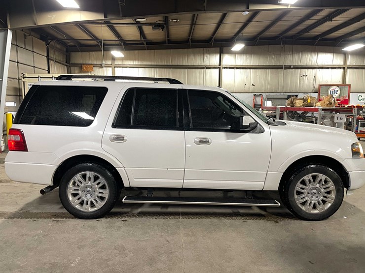 2014-ford-expedition-limited-image-6