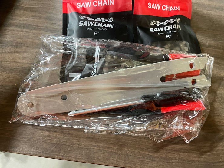 #2299-•-21-volt-mini-cordless-chainsaw-kit-in-carrying-case-(pr11)-image-7