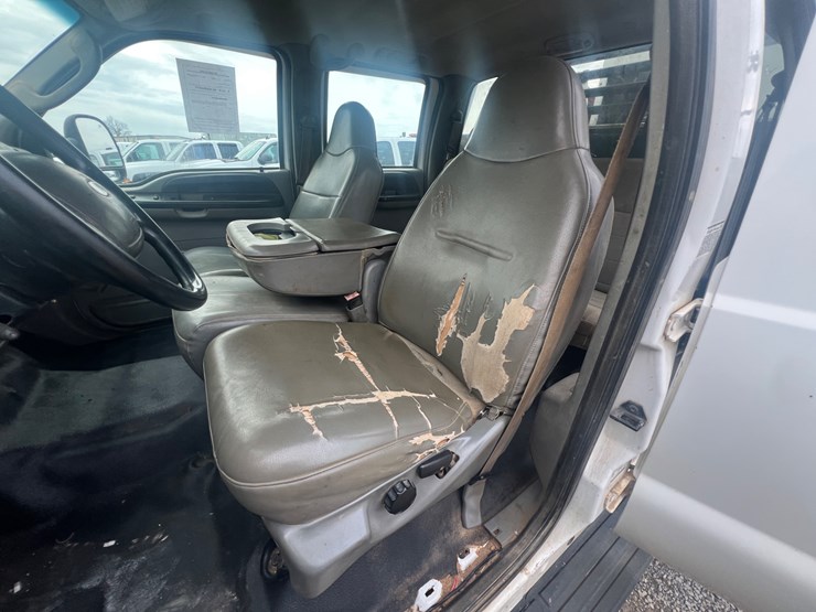 ford-f350-xlt-image-31