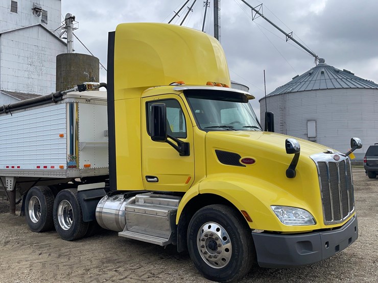 2017-peterbilt-579-image-16