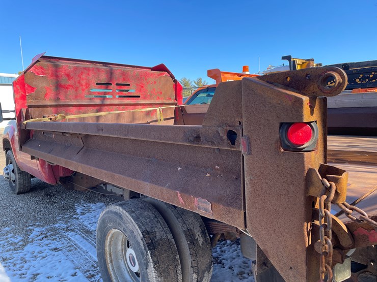 2012-gmc-3500hd-image-26