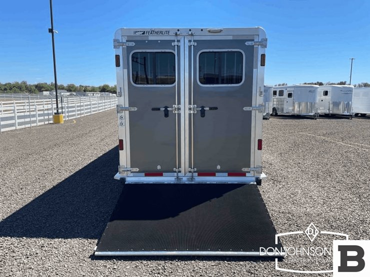 2024-featherlite-9400-74pt-4-h-horse-trailer-image-12