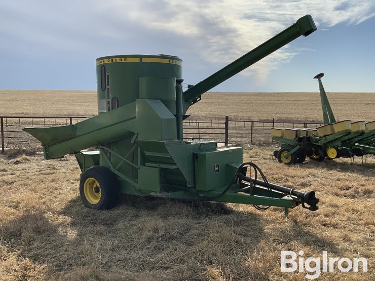 john-deere-700-image-3