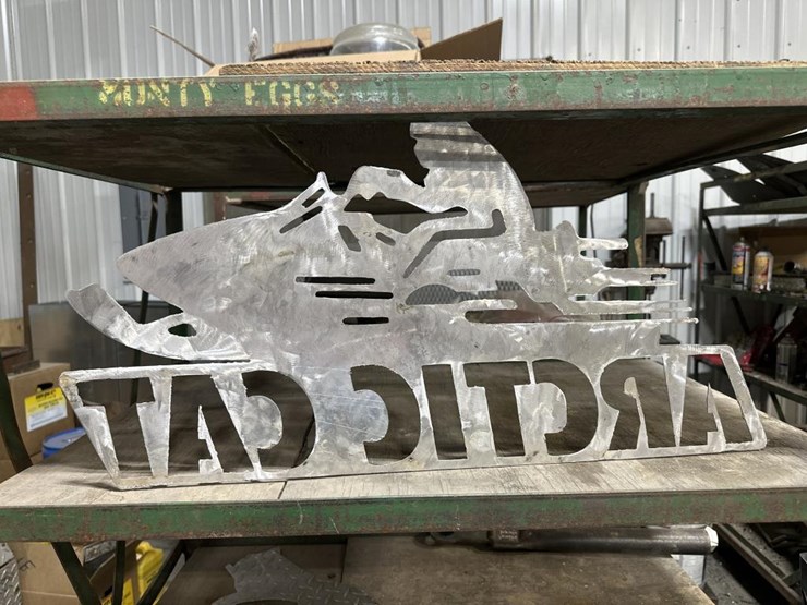 #8057-•-arctic-cat-snowmobile-aluminum-sign-image-2