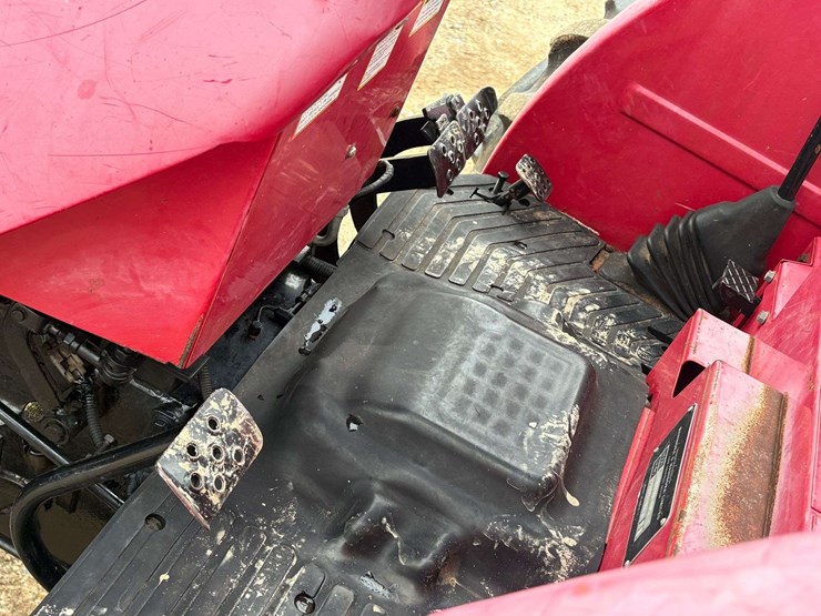 2015-mahindra-6530-image-14