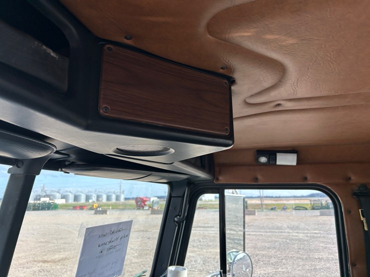 #39248-•-2000-freightliner-fd1-t/a-single-cab-truck-tractor-1fuy3mcb2ylb03327-image-52