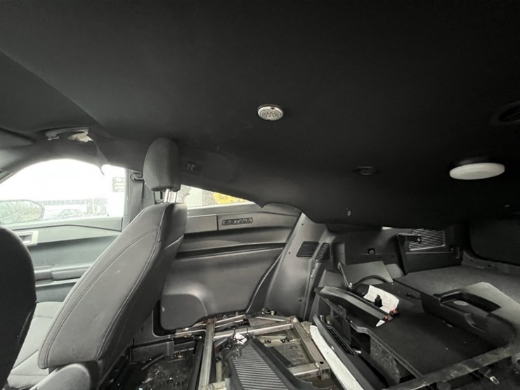 2023-ford-explorer-image-22