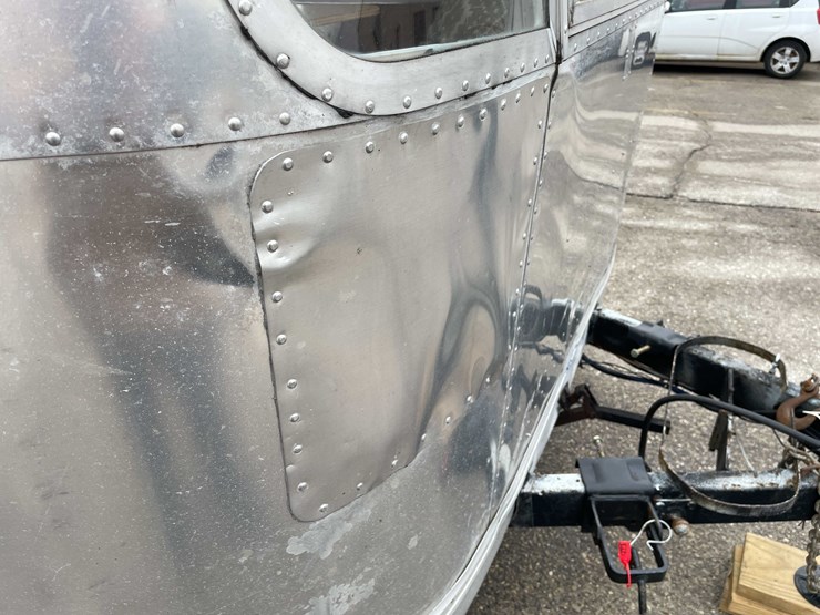 #1435-•-1978-airstream-land-yacht-31'---fully-remodeled,-road-ready-(has-wi-title)-(of)-image-143