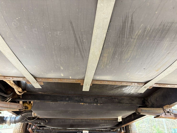 2009-cherokee-"grey-wolf"-pull-behind-travel-trailer-image-10