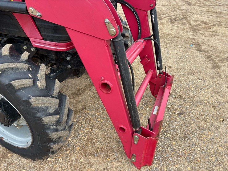 2015-mahindra-6530-image-16