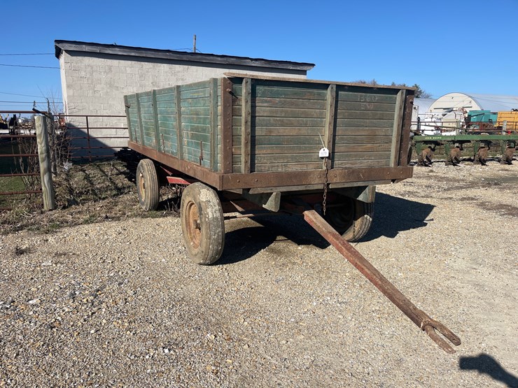 #5079-•-wagon-with-eagle-side-boards-image-1