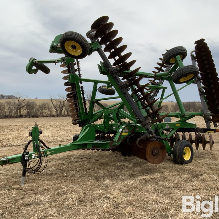 2013 JOHN DEERE 2623