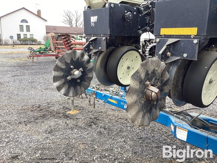 2010-kinze-3500-image-13