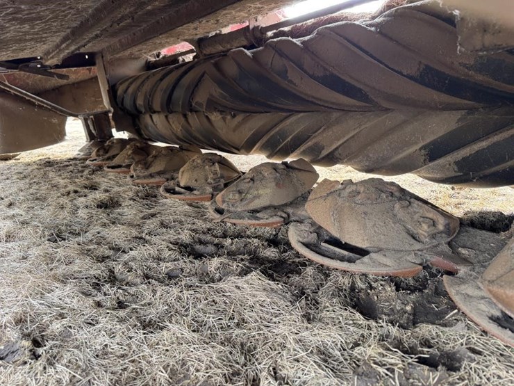 new-holland-1411-image-9