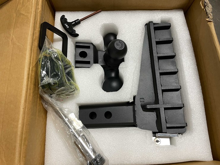 #2335-•-new-heavy-duty-trailer-hitch-(cw)-image-2