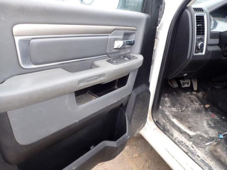 2013-dodge-ram-1500-image-11