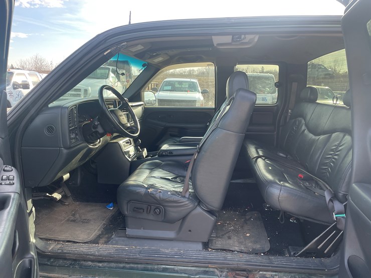 #1430-•-2002-green-gmc-sierra-(has-wi-title)-(of)-image-12