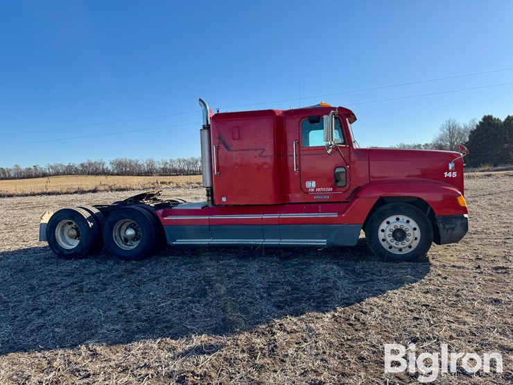 1997-freightliner-fld120-image-4