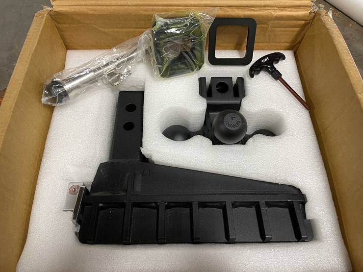 #2335-•-new-heavy-duty-trailer-hitch-(cw)-image-1