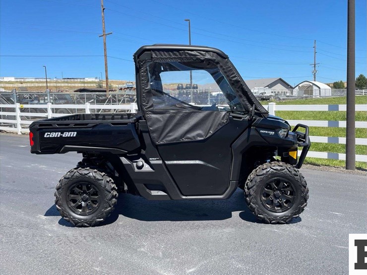 2023-can-am-defender-xt-h09-utv-image-13