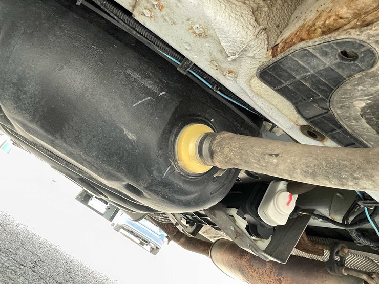 #1426-•-2016-white-ram-van-(has-wi-title)-(of)-image-30