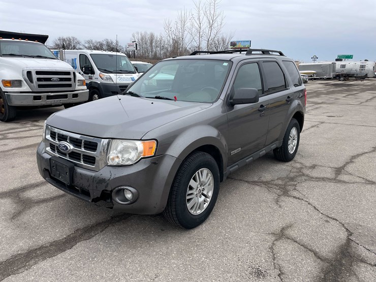 2011-ford-escape-image-1