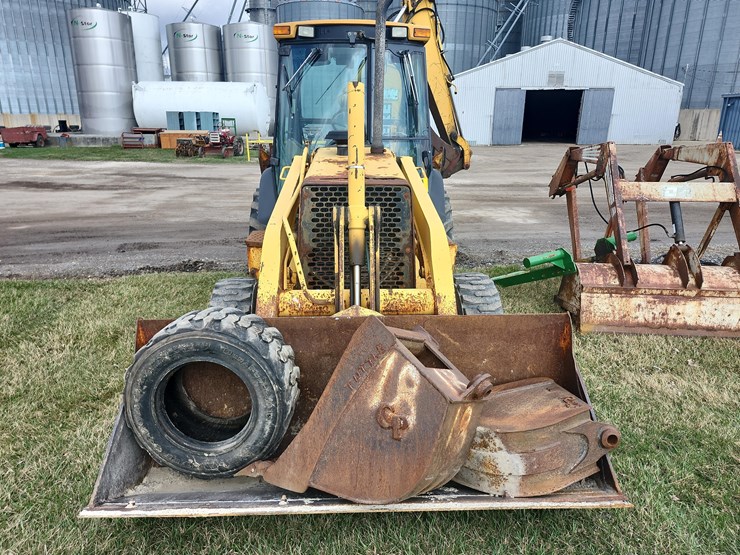 tag-#271,-1997-jd-310e-backhoe-image-30