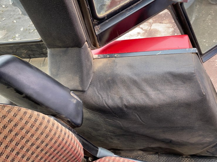 tag-#56,-1979-case-2290-tractor-image-28