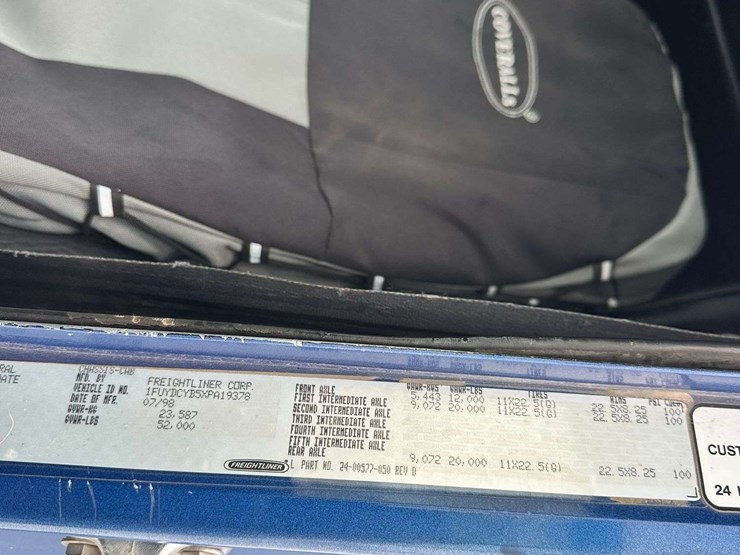 1999-freightliner-fld120-image-77