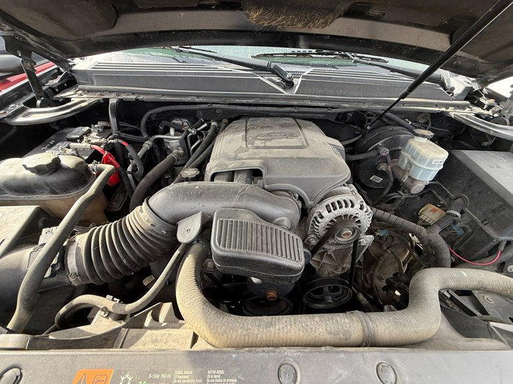 2014-chevrolet-tahoe-image-45