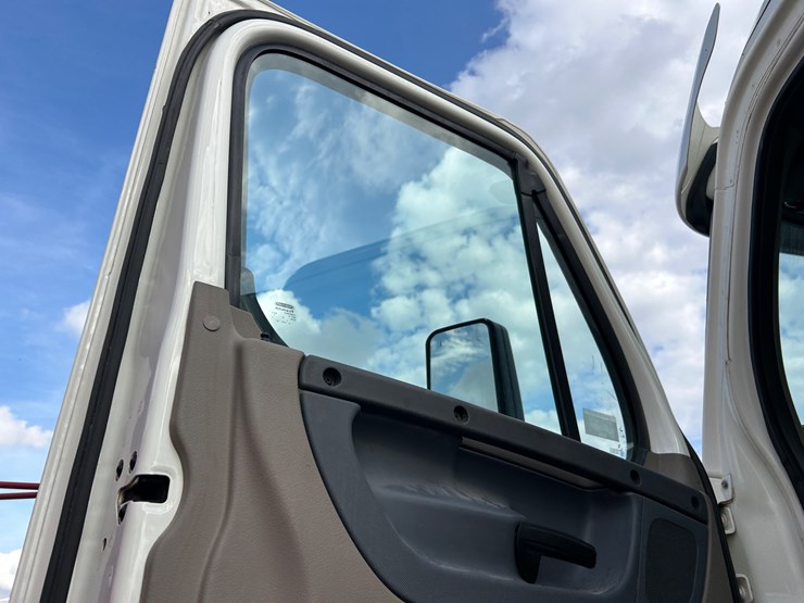 #37236-•-2016-freightliner-cascadia-t/a-daycab-truck-tractor-3akjgedv4gdhc4172-inv#-37236-image-37