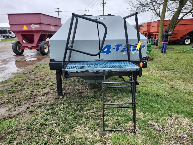 tag-#242,-8-ton-plastic-fertilizer-hopper-image-7