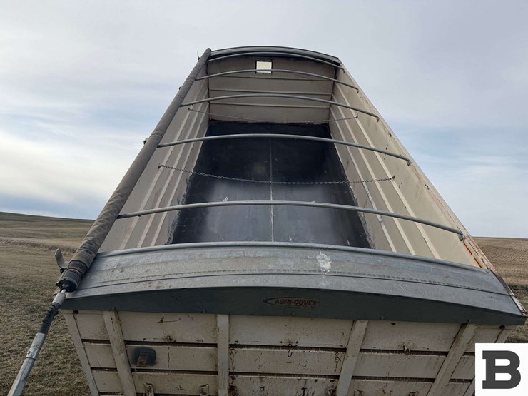 1985-international-s2300-image-49