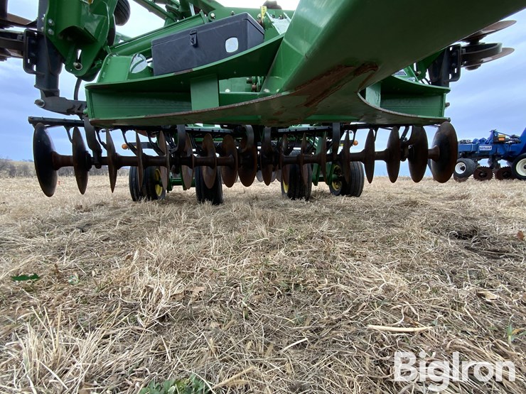 2013-john-deere-2623-image-12